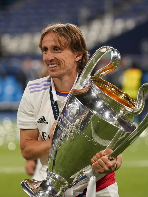 东契奇空砍30+5+11詹姆斯17分 湖人主场惨败活塞