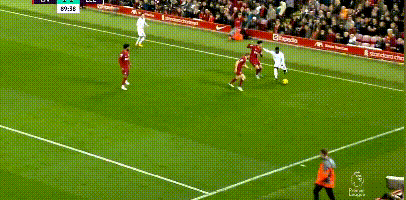 [中超]武汉三镇门将出击犯规 被红牌罚下