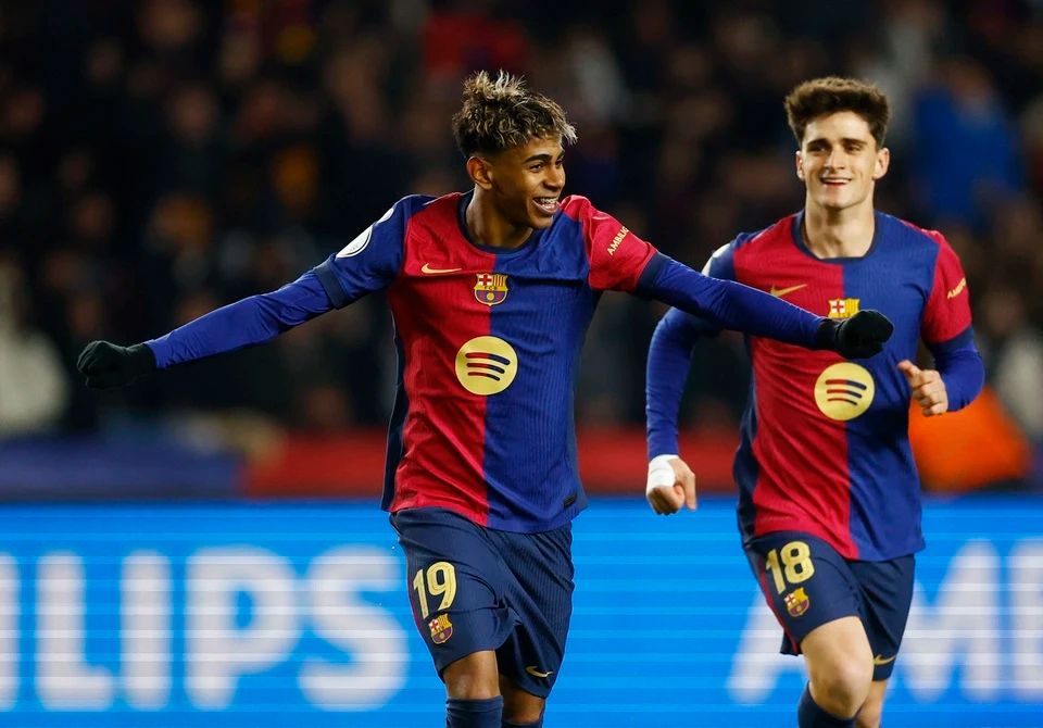 [中超]第30轮：大连英博0-1上海海港 集锦