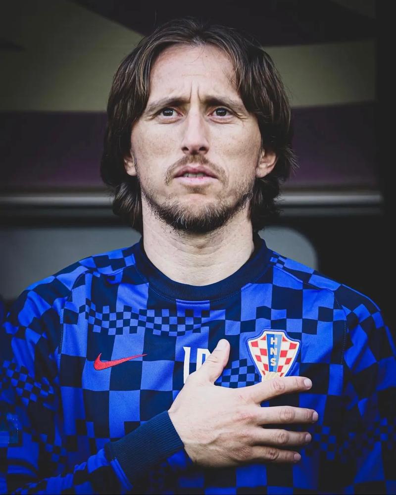 火药味，施罗德赛后“试图”击打湖人队东契奇的报道引发热议